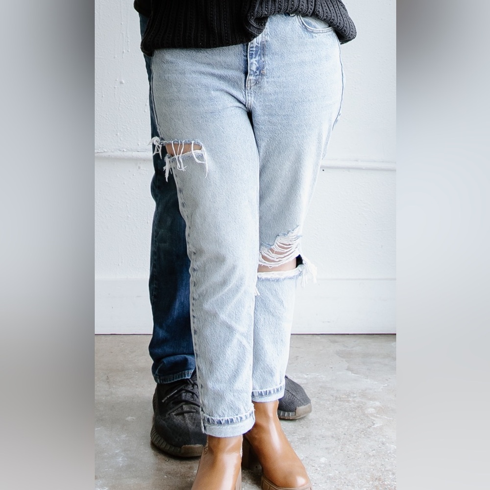 Topshop High Rise Ripped Mom Jean - Picture 6 of 7